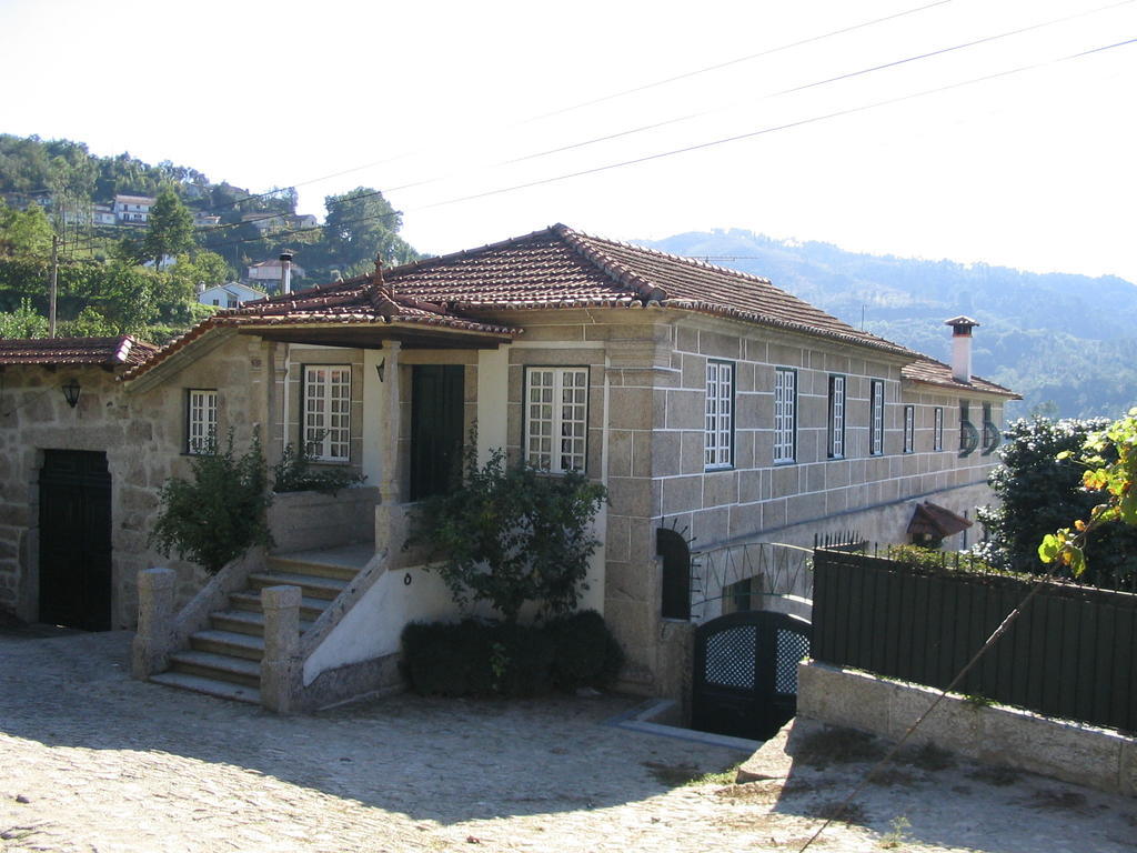 Casa De Carcavelos Кабесейраш-ди-Башту Экстерьер фото
